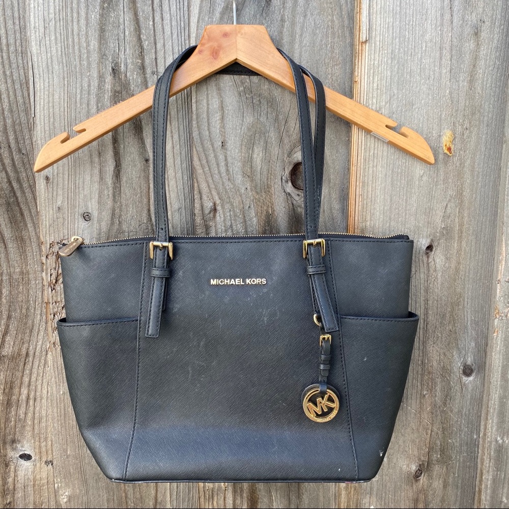 Michael kors black jet setter bag